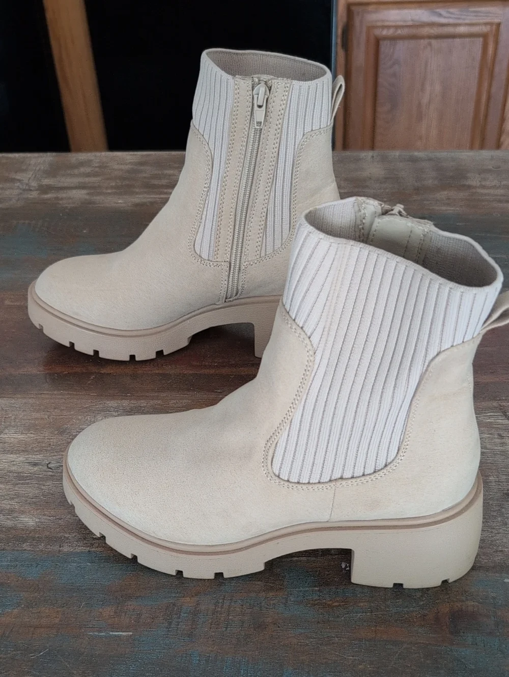 American Eagle Taupe Chelsea Platform Ankle Boots Chunky Lug Sole - Women's 8